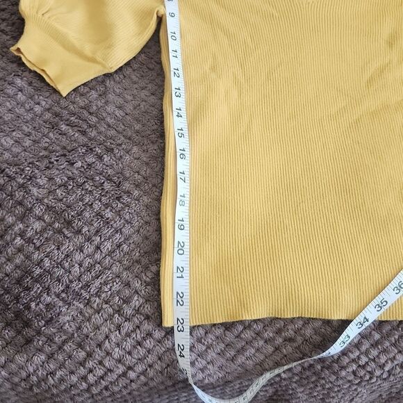 Tahari Sweater Top - Picture 9 of 9